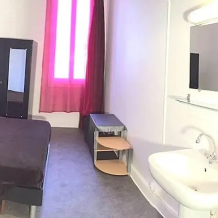 Votre Pelerinage En Grande Chambre A *
