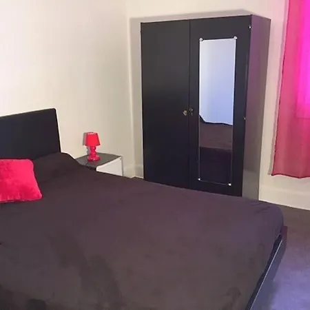 Votre Pelerinage En Grande Chambre A Apartment *